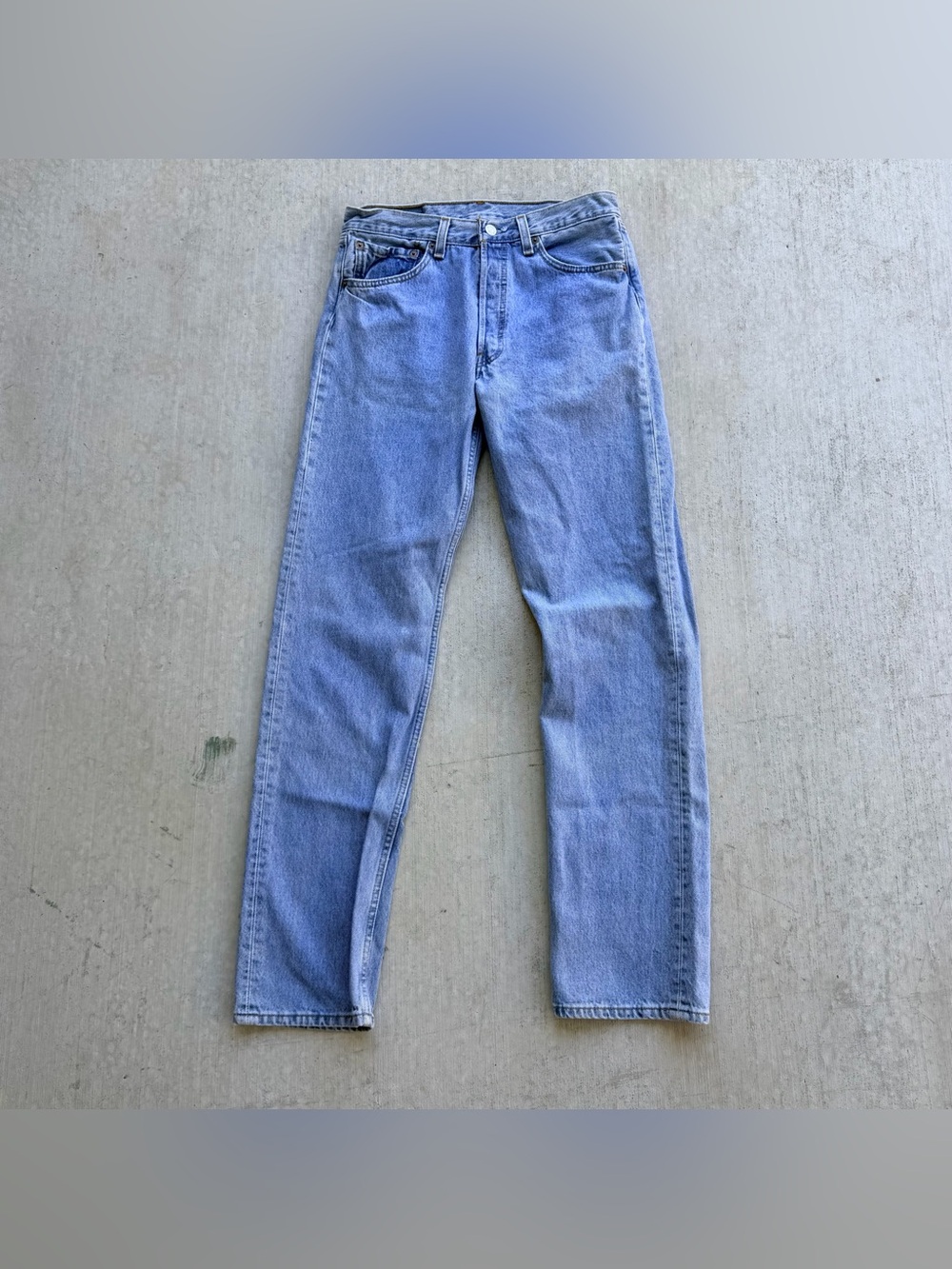 Vintage Levi’s 501 Jeans 90s Made In USA Buttonfly Light Wash 31x33